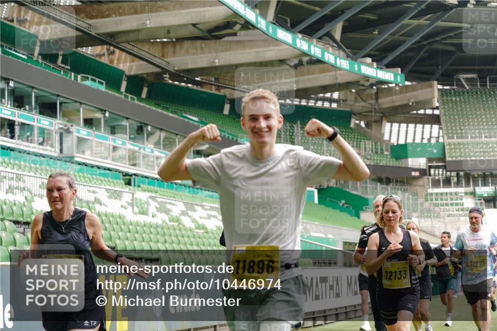 13.09.2026 - 21. swb-Marathon Bremen Michael Burmester http://msf.ph/oto/10446974 13.09.2026 10:29:48 Laufen im Stadion 10162, 10170, 10183, 10193, 10200, 10218, 10233, 10253, 10267, 10294, 10304, 10316, 10334, 10339, 10348, 10359, 10381, 10392, 10421, 10426, 10452, 10467, 10515, 10525, 10537, 10538, 10544, 10585, 10588, 10641, 10652, 10655, 10709, 10734, 10739, 10761, 10763, 10764, 10780, 10808, 10825, 10827, 10835, 10837, 10840, 10862, 10863, 10876, 10884, 10887, 10906, 10910, 10923, 10966, 10984, 10993, 11002, 11005, 11007, 11018, 11035, 11038, 11058, 11087, 11109, 11170 meine-sportfotos.de