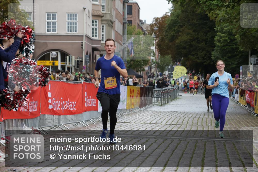 13.09.2026 - Kiel Lauf Yannick Fuchs http://msf.ph/oto/10446981 13.09.2026 12:18:11 Ziel 1043, 3774, 4114, 7946, 639, 3366, 6359, 6932, 7186, 8927, 9247, 9345, 12351, 12449, 12521, 447, 949, 3967, 6333, 3366, 12084, 12449, 12521 meine-sportfotos.de