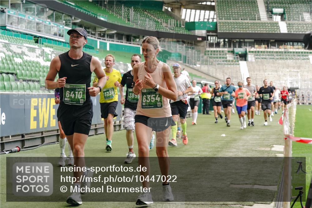 13.09.2026 - 21. swb-Marathon Bremen Michael Burmester http://msf.ph/oto/10447022 13.09.2026 13:08:25 Laufen im Stadion 132, 156, 489, 549, 551, 607, 625, 682, 716, 800, 808, 809, 834, 846, 884, 911, 922, 1025, 1124, 1150, 1173, 1189, 1210, 1285, 1289, 1322, 1364, 1387, 1395, 1398, 1532, 1559, 1600, 1688, 1831, 1841, 1854, 1871, 1880, 1899, 1926, 1938, 2003, 2041, 2070, 2215, 2219, 2229, 2243, 2283, 2318, 2366, 2380, 2405, 2413, 2429, 2441, 2467, 2492, 2565, 2611, 2635, 2692, 2699, 2721, 2727, 2731, 2755, 2782, 2802, 2818, 2823, 2831, 2841, 2866, 2897, 2911, 2930, 2941, 2949, 2960, 3327 meine-sportfotos.de