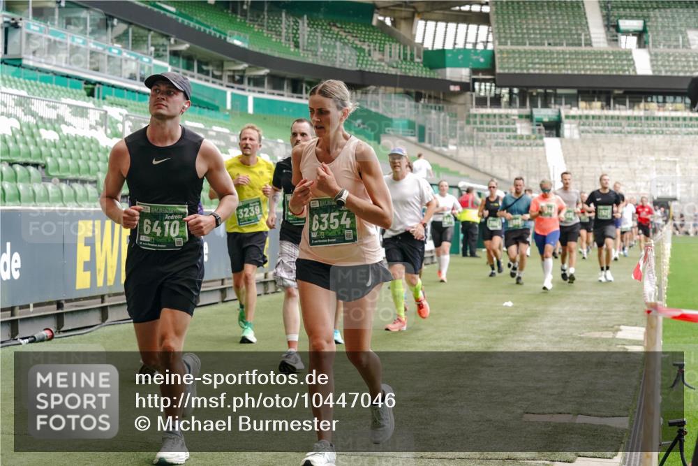 13.09.2026 - 21. swb-Marathon Bremen Michael Burmester http://msf.ph/oto/10447046 13.09.2026 13:08:25 Laufen im Stadion 132, 156, 489, 549, 551, 607, 625, 682, 716, 800, 808, 809, 834, 846, 884, 911, 922, 1025, 1124, 1150, 1173, 1189, 1210, 1285, 1289, 1322, 1364, 1387, 1395, 1398, 1532, 1559, 1600, 1688, 1831, 1841, 1854, 1871, 1880, 1899, 1926, 1938, 2003, 2041, 2070, 2215, 2219, 2229, 2243, 2283, 2318, 2366, 2380, 2405, 2413, 2429, 2441, 2467, 2492, 2565, 2611, 2635, 2692, 2699, 2721, 2727, 2731, 2755, 2782, 2802, 2818, 2823, 2831, 2841, 2866, 2897, 2911, 2930, 2941, 2949, 2960, 3327 meine-sportfotos.de