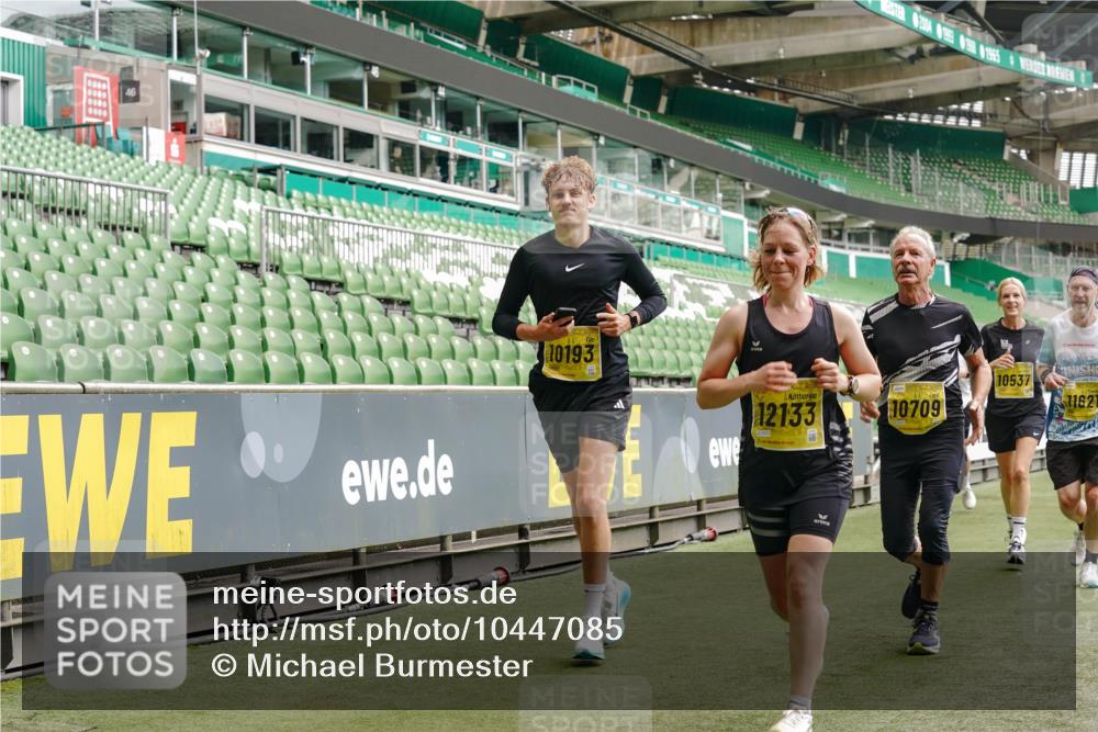 13.09.2026 - 21. swb-Marathon Bremen Michael Burmester http://msf.ph/oto/10447085 13.09.2026 10:29:49 Laufen im Stadion 10162, 10170, 10183, 10193, 10200, 10218, 10233, 10253, 10267, 10294, 10304, 10316, 10334, 10339, 10348, 10359, 10381, 10392, 10421, 10426, 10452, 10467, 10515, 10525, 10537, 10538, 10544, 10585, 10588, 10641, 10652, 10655, 10709, 10734, 10739, 10761, 10763, 10764, 10780, 10808, 10825, 10827, 10835, 10837, 10840, 10862, 10863, 10876, 10884, 10887, 10906, 10910, 10923, 10966, 10984, 10993, 11002, 11005, 11007, 11018, 11035, 11038, 11058, 11109, 11170 meine-sportfotos.de
