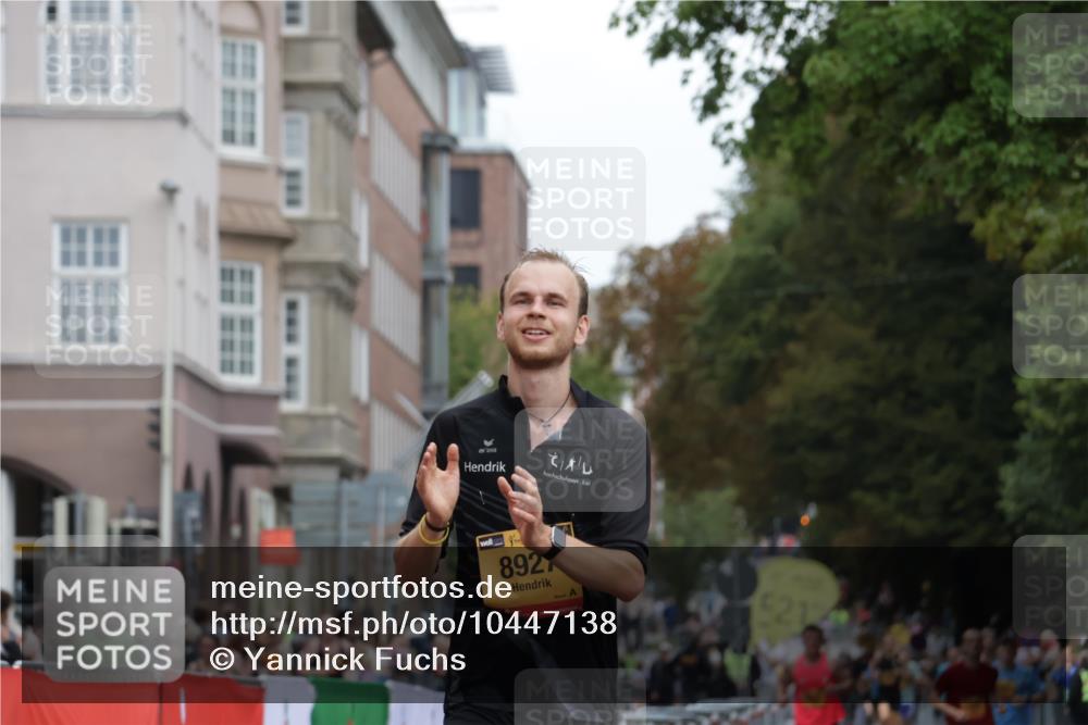 13.09.2026 - Kiel Lauf Yannick Fuchs http://msf.ph/oto/10447138 13.09.2026 12:18:22 Ziel 447, 949, 3967, 6333, 1043, 3774, 4114, 7946, 8927, 9247, 1970, 8402, 639, 6359, 6932, 7186, 9247, 9345, 12351 meine-sportfotos.de