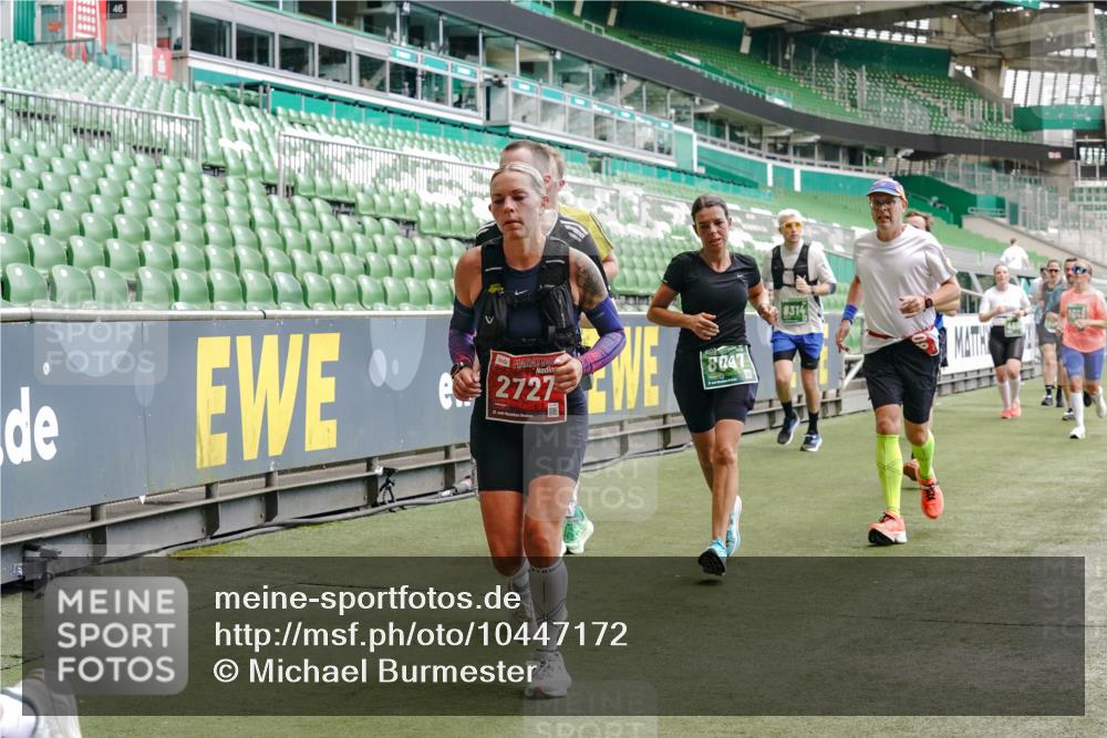13.09.2026 - 21. swb-Marathon Bremen Michael Burmester http://msf.ph/oto/10447172 13.09.2026 13:08:27 Laufen im Stadion 132, 156, 489, 549, 551, 607, 625, 682, 716, 800, 808, 809, 813, 834, 846, 884, 911, 922, 1025, 1072, 1124, 1150, 1173, 1189, 1210, 1285, 1289, 1322, 1364, 1387, 1395, 1398, 1532, 1559, 1600, 1688, 1831, 1841, 1854, 1880, 1899, 1926, 1938, 2003, 2041, 2070, 2208, 2215, 2219, 2229, 2243, 2283, 2318, 2366, 2380, 2405, 2413, 2429, 2441, 2467, 2492, 2565, 2611, 2635, 2692, 2721, 2727, 2731, 2755, 2782, 2802, 2823, 2831, 2841, 2866, 2897, 2911, 2930, 2941, 2949, 2960, 3327 meine-sportfotos.de