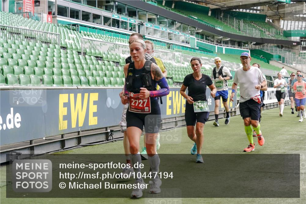 13.09.2026 - 21. swb-Marathon Bremen Michael Burmester http://msf.ph/oto/10447194 13.09.2026 13:08:27 Laufen im Stadion 132, 156, 489, 549, 551, 607, 625, 682, 716, 800, 808, 809, 813, 834, 846, 884, 911, 922, 1025, 1072, 1124, 1150, 1173, 1189, 1210, 1285, 1289, 1322, 1364, 1387, 1395, 1398, 1532, 1559, 1600, 1688, 1831, 1841, 1854, 1880, 1899, 1926, 1938, 2003, 2041, 2070, 2208, 2215, 2219, 2229, 2243, 2283, 2318, 2366, 2380, 2405, 2413, 2429, 2441, 2467, 2492, 2565, 2611, 2635, 2692, 2721, 2727, 2731, 2755, 2782, 2802, 2823, 2831, 2841, 2866, 2897, 2911, 2930, 2941, 2949, 2960, 3327 meine-sportfotos.de