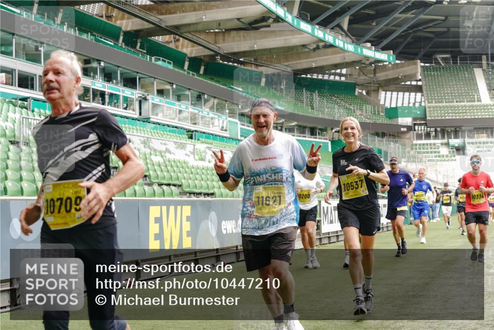 13.09.2026 - 21. swb-Marathon Bremen Michael Burmester http://msf.ph/oto/10447210 13.09.2026 10:29:51 Laufen im Stadion 10162, 10170, 10183, 10193, 10200, 10218, 10233, 10253, 10267, 10304, 10316, 10334, 10339, 10348, 10359, 10381, 10392, 10421, 10426, 10452, 10467, 10515, 10525, 10537, 10538, 10544, 10585, 10588, 10641, 10652, 10709, 10734, 10739, 10761, 10763, 10764, 10780, 10808, 10825, 10827, 10835, 10837, 10840, 10862, 10863, 10876, 10884, 10887, 10906, 10910, 10923, 10966, 10984, 10993, 11002, 11005, 11007, 11018, 11035, 11038, 11058, 11109, 11170 meine-sportfotos.de