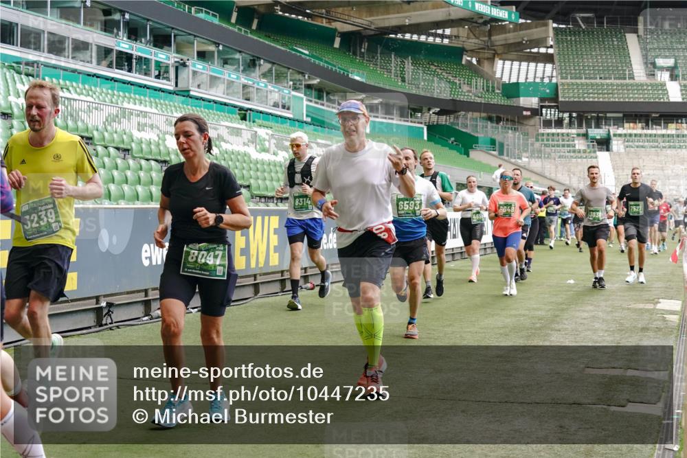 13.09.2026 - 21. swb-Marathon Bremen Michael Burmester http://msf.ph/oto/10447235 13.09.2026 13:08:28 Laufen im Stadion 132, 156, 489, 549, 551, 563, 607, 625, 682, 716, 800, 808, 809, 813, 834, 846, 884, 911, 922, 1025, 1072, 1124, 1150, 1173, 1189, 1210, 1285, 1289, 1322, 1364, 1387, 1395, 1398, 1532, 1559, 1600, 1688, 1831, 1841, 1854, 1880, 1899, 1926, 1938, 2003, 2041, 2070, 2208, 2215, 2219, 2229, 2243, 2283, 2318, 2366, 2380, 2405, 2413, 2429, 2441, 2467, 2492, 2565, 2611, 2635, 2692, 2721, 2727, 2731, 2755, 2782, 2802, 2823, 2831, 2841, 2866, 2897, 2911, 2930, 2941, 2949, 2960, 3327 meine-sportfotos.de