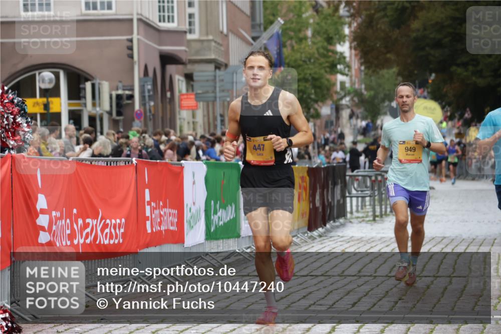 13.09.2026 - Kiel Lauf Yannick Fuchs http://msf.ph/oto/10447240 13.09.2026 12:18:40 Ziel 1970, 8402, 11272, 447, 949, 1043, 3774, 3967, 4114, 6333, 7946, 1510, 1661, 2960, 3884, 4280, 12648, 12707, 3774, 7946, 8927 meine-sportfotos.de