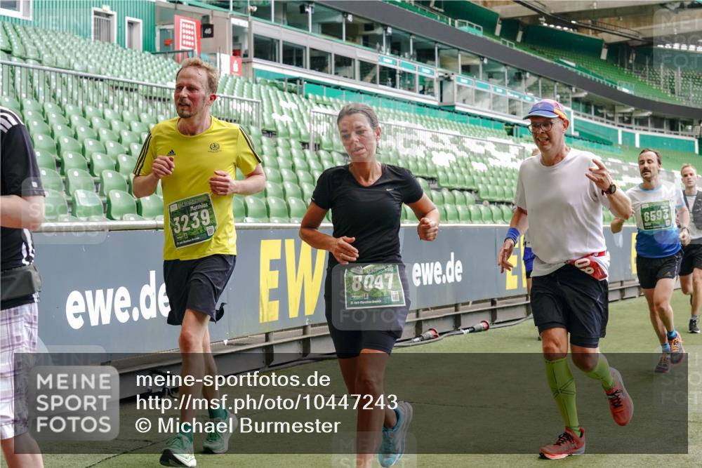 13.09.2026 - 21. swb-Marathon Bremen Michael Burmester http://msf.ph/oto/10447243 13.09.2026 13:08:28 Laufen im Stadion 132, 156, 489, 549, 551, 563, 607, 625, 682, 716, 800, 808, 809, 813, 834, 846, 884, 911, 922, 1025, 1072, 1124, 1150, 1173, 1189, 1210, 1285, 1289, 1322, 1364, 1387, 1395, 1398, 1532, 1559, 1600, 1688, 1831, 1841, 1854, 1880, 1899, 1926, 1938, 2003, 2041, 2070, 2208, 2215, 2219, 2229, 2243, 2283, 2318, 2366, 2380, 2405, 2413, 2429, 2441, 2467, 2492, 2565, 2611, 2635, 2692, 2721, 2727, 2731, 2755, 2782, 2802, 2823, 2831, 2841, 2866, 2897, 2911, 2930, 2941, 2949, 2960, 3327 meine-sportfotos.de