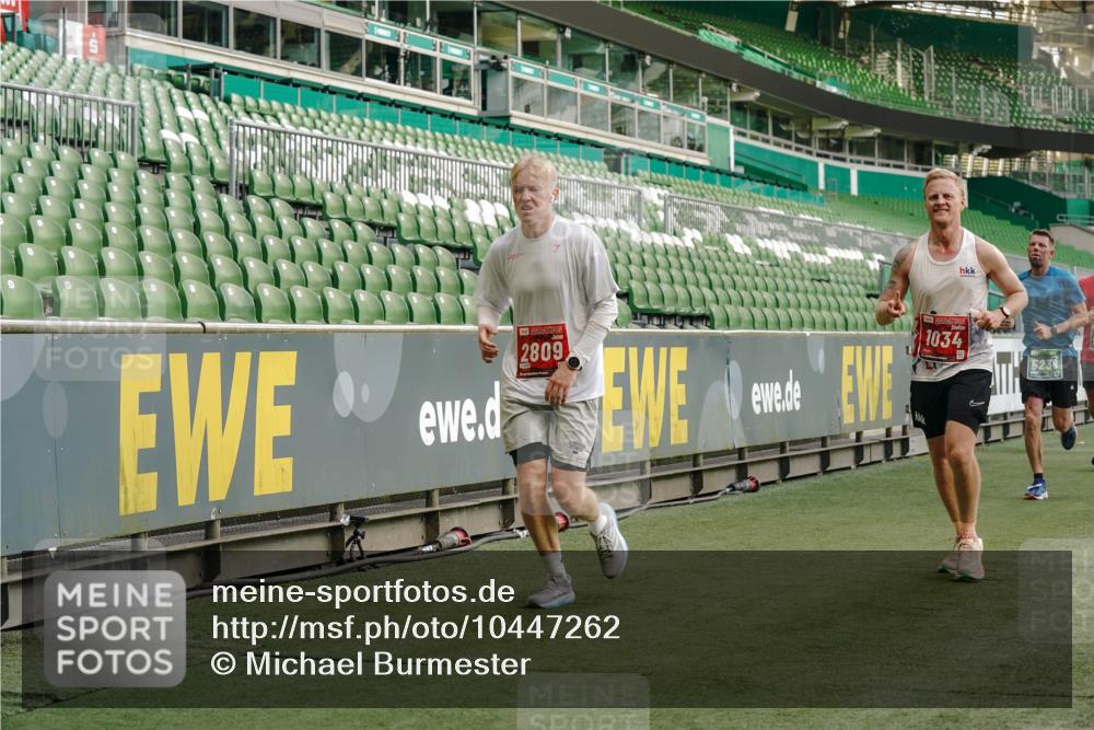 13.09.2026 - 21. swb-Marathon Bremen Michael Burmester http://msf.ph/oto/10447262 13.09.2026 12:46:57 Laufen im Stadion 195, 538, 567, 604, 621, 697, 868, 1017, 1034, 1181, 1241, 1277, 1554, 1863, 2021, 2084, 2087, 2266, 2297, 2538, 2646, 2809, 2889, 3118, 3196, 3284, 3297, 3424, 3520, 3794, 4025, 4110, 4157, 4236, 4239, 4614, 4729, 4777, 4808, 4992, 5024, 5238, 5283, 5674, 5719, 5725, 5803, 5976, 6053, 6686, 6708, 6784, 6815, 7102, 7336, 7538, 7814, 7871, 8060, 8319, 8325, 8331, 8334, 8621, 8670, 8701, 8756, 8936, 8980, 8983, 9061, 9273, 9495, 9544, 9689, 9813, 9918, 13034, 439 meine-sportfotos.de