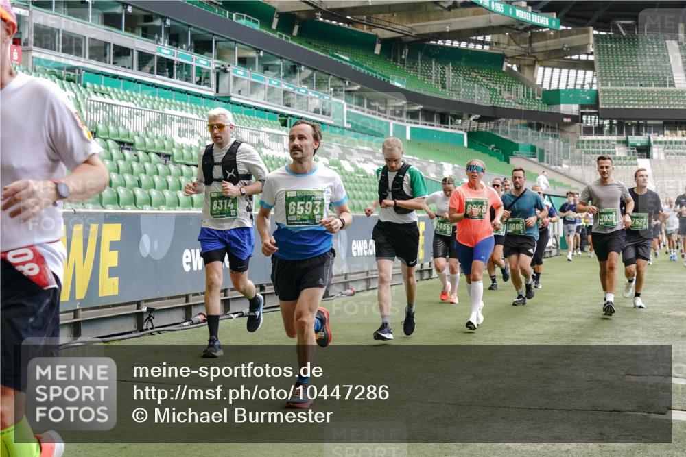 13.09.2026 - 21. swb-Marathon Bremen Michael Burmester http://msf.ph/oto/10447286 13.09.2026 13:08:29 Laufen im Stadion 132, 156, 489, 549, 551, 563, 607, 625, 682, 800, 808, 809, 813, 834, 846, 884, 911, 922, 1025, 1072, 1124, 1150, 1173, 1189, 1210, 1285, 1289, 1322, 1364, 1387, 1395, 1398, 1532, 1559, 1600, 1688, 1831, 1841, 1854, 1880, 1899, 1926, 1938, 2003, 2041, 2070, 2208, 2215, 2219, 2229, 2243, 2283, 2318, 2366, 2380, 2405, 2413, 2429, 2441, 2467, 2492, 2565, 2611, 2635, 2692, 2727, 2731, 2755, 2782, 2802, 2823, 2831, 2841, 2866, 2897, 2911, 2930, 2941, 2949, 2960, 3327 meine-sportfotos.de