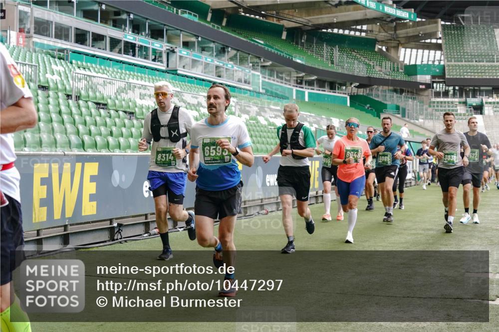 13.09.2026 - 21. swb-Marathon Bremen Michael Burmester http://msf.ph/oto/10447297 13.09.2026 13:08:29 Laufen im Stadion 132, 156, 489, 549, 551, 563, 607, 625, 682, 800, 808, 809, 813, 834, 846, 884, 911, 922, 1025, 1072, 1124, 1150, 1173, 1189, 1210, 1285, 1289, 1322, 1364, 1387, 1395, 1398, 1532, 1559, 1600, 1688, 1831, 1841, 1854, 1880, 1899, 1926, 1938, 2003, 2041, 2070, 2208, 2215, 2219, 2229, 2243, 2283, 2318, 2366, 2380, 2405, 2413, 2429, 2441, 2467, 2492, 2565, 2611, 2635, 2692, 2727, 2731, 2755, 2782, 2802, 2823, 2831, 2841, 2866, 2897, 2911, 2930, 2941, 2949, 2960, 3327 meine-sportfotos.de