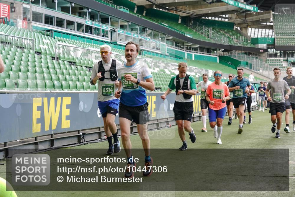 13.09.2026 - 21. swb-Marathon Bremen Michael Burmester http://msf.ph/oto/10447306 13.09.2026 13:08:29 Laufen im Stadion 132, 156, 489, 549, 551, 563, 607, 625, 682, 800, 808, 809, 813, 834, 846, 884, 911, 922, 1025, 1072, 1124, 1150, 1173, 1189, 1210, 1285, 1289, 1322, 1364, 1387, 1395, 1398, 1532, 1559, 1600, 1688, 1831, 1841, 1854, 1880, 1899, 1926, 1938, 2003, 2041, 2070, 2208, 2215, 2219, 2229, 2243, 2283, 2318, 2366, 2380, 2405, 2413, 2429, 2441, 2467, 2492, 2565, 2611, 2635, 2692, 2727, 2731, 2755, 2782, 2802, 2823, 2831, 2841, 2866, 2897, 2911, 2930, 2941, 2949, 2960, 3327 meine-sportfotos.de