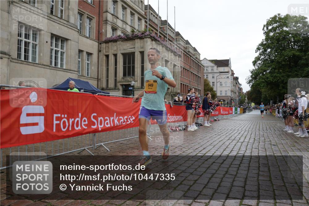 13.09.2026 - Kiel Lauf Yannick Fuchs http://msf.ph/oto/10447335 13.09.2026 12:18:46 Ziel 1510, 1661, 11272, 12648, 12707, 447, 949, 1043, 1970, 3967, 6333, 8402, 1492, 2960, 3884, 4280, 1043, 3774, 4114, 7946 meine-sportfotos.de