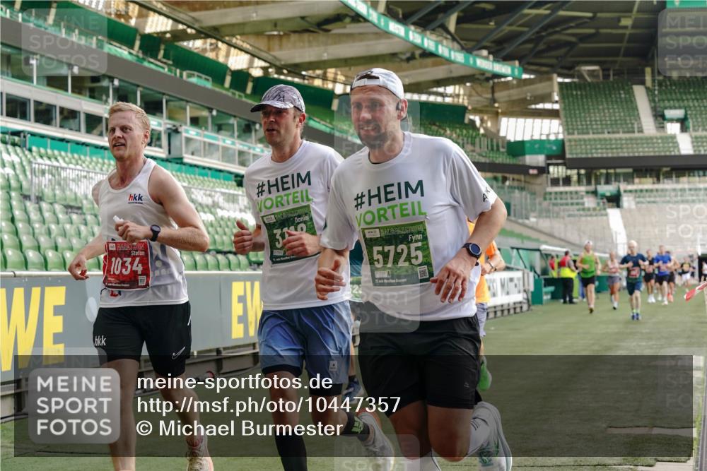 13.09.2026 - 21. swb-Marathon Bremen Michael Burmester http://msf.ph/oto/10447357 13.09.2026 12:46:59 Laufen im Stadion 195, 538, 567, 604, 621, 697, 868, 1017, 1034, 1181, 1241, 1277, 1554, 1863, 2021, 2084, 2087, 2266, 2297, 2538, 2646, 2809, 2889, 2956, 3118, 3196, 3284, 3297, 3424, 3520, 3794, 4025, 4157, 4236, 4239, 4614, 4729, 4777, 4808, 4992, 5024, 5238, 5283, 5674, 5719, 5725, 5803, 5976, 6053, 6686, 6708, 6784, 6815, 7102, 7336, 7538, 7814, 7871, 8060, 8319, 8325, 8331, 8334, 8611, 8621, 8670, 8701, 8756, 8936, 8980, 8983, 9061, 9273, 9495, 9544, 9689, 9813, 9918, 13034, 439 meine-sportfotos.de