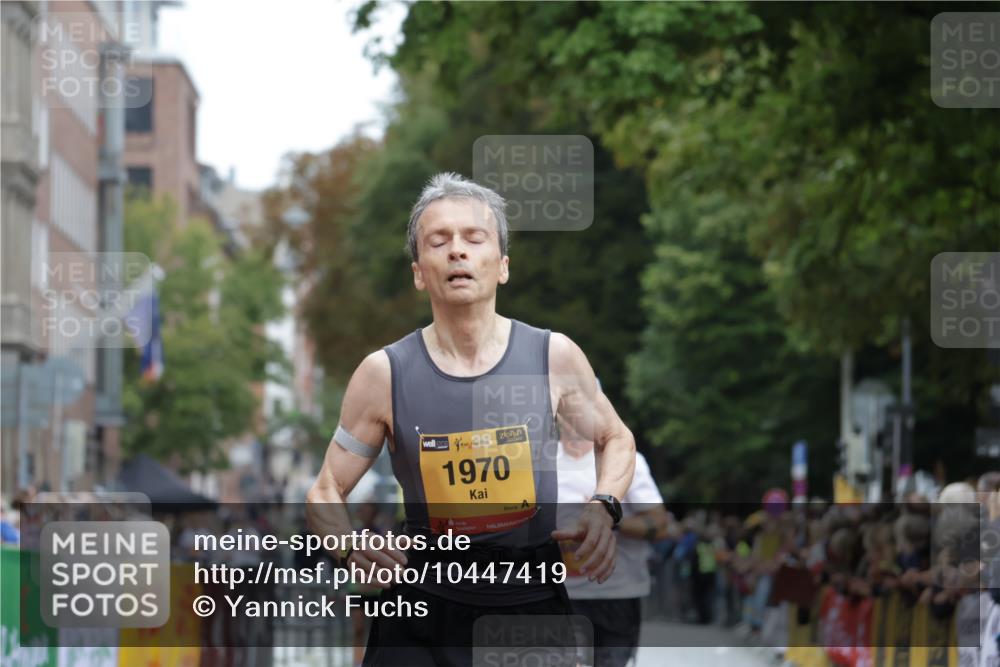 13.09.2026 - Kiel Lauf Yannick Fuchs http://msf.ph/oto/10447419 13.09.2026 12:18:55 Ziel 1510, 1661, 2960, 3884, 4280, 12648, 12707, 949, 1970, 3967, 6333, 8402, 11272, 1492, 10209, 11240, 447, 949, 3967 meine-sportfotos.de