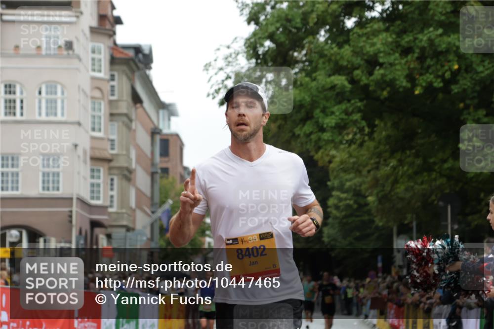 13.09.2026 - Kiel Lauf Yannick Fuchs http://msf.ph/oto/10447465 13.09.2026 12:18:59 Ziel 1492, 2960, 3884, 4280, 12648, 12707, 1510, 1661, 1970, 6333, 8402, 11272, 1856, 1868, 10209, 11240, 447, 949, 3967, 6333 meine-sportfotos.de