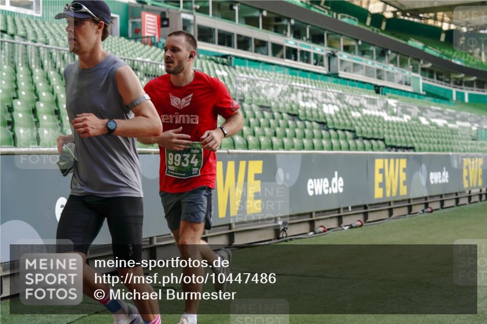 13.09.2026 - 21. swb-Marathon Bremen Michael Burmester http://msf.ph/oto/10447486 13.09.2026 12:47:02 Laufen im Stadion 195, 384, 538, 567, 604, 621, 697, 868, 1017, 1034, 1181, 1241, 1554, 1863, 2021, 2084, 2087, 2266, 2297, 2538, 2646, 2809, 2889, 2956, 3118, 3196, 3242, 3284, 3297, 3424, 3520, 3794, 4025, 4157, 4236, 4239, 4614, 4729, 4777, 4808, 4992, 5024, 5238, 5283, 5674, 5719, 5725, 5803, 5976, 6053, 6686, 6708, 6784, 6815, 7102, 7336, 7538, 7814, 7871, 8060, 8319, 8325, 8331, 8334, 8611, 8621, 8670, 8701, 8756, 8936, 8980, 8983, 9061, 9273, 9495, 9544, 9689, 9813, 9918, 13034, 439 meine-sportfotos.de