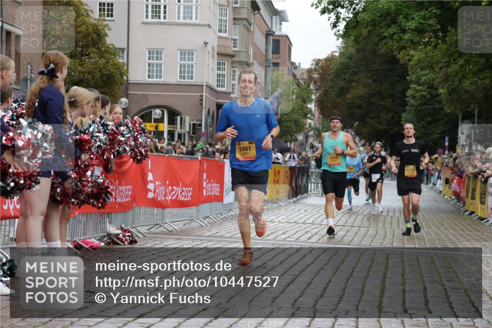 13.09.2026 - Kiel Lauf Yannick Fuchs http://msf.ph/oto/10447527 13.09.2026 12:19:08 Ziel 1492, 10209, 1510, 1661, 2960, 3884, 4280, 8402, 11272, 12648, 12707, 1553, 1856, 1868, 11240, 1970, 6333, 8402 meine-sportfotos.de