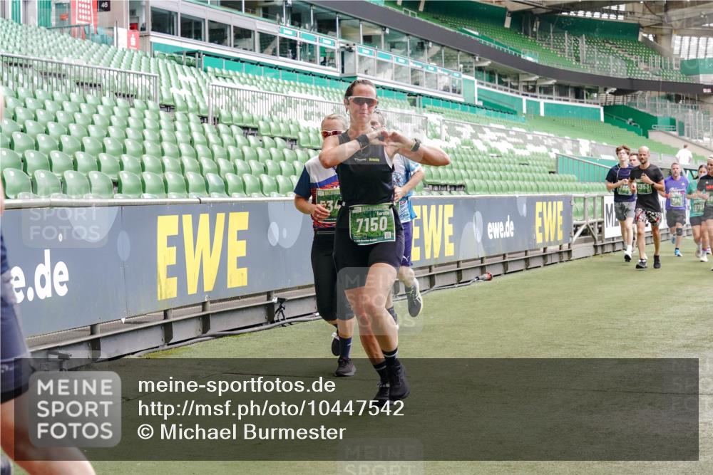 13.09.2026 - 21. swb-Marathon Bremen Michael Burmester http://msf.ph/oto/10447542 13.09.2026 13:08:34 Laufen im Stadion 132, 156, 383, 489, 549, 551, 563, 607, 625, 682, 800, 808, 809, 813, 834, 846, 884, 911, 1025, 1072, 1124, 1150, 1173, 1189, 1210, 1285, 1289, 1322, 1364, 1387, 1395, 1398, 1532, 1559, 1600, 1688, 1831, 1841, 1854, 1880, 1899, 1926, 2003, 2041, 2070, 2208, 2215, 2229, 2243, 2283, 2318, 2366, 2380, 2405, 2413, 2429, 2441, 2467, 2492, 2565, 2611, 2635, 2692, 2727, 2731, 2755, 2782, 2802, 2823, 2831, 2841, 2866, 2897, 2911, 2930, 2931, 2941, 2949, 2960, 3327, 3437 meine-sportfotos.de