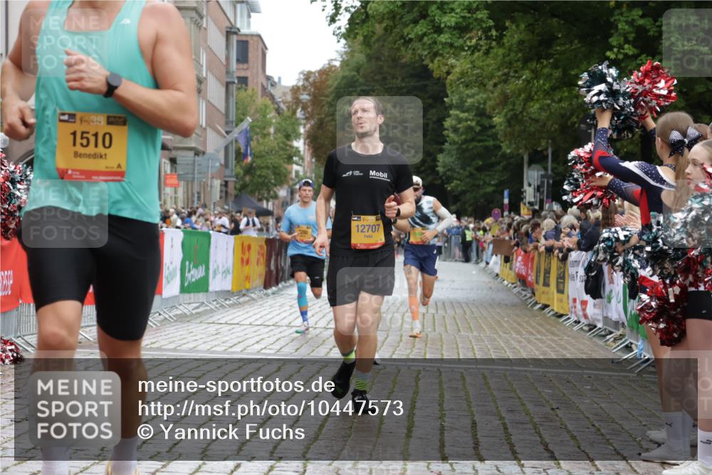 13.09.2026 - Kiel Lauf Yannick Fuchs http://msf.ph/oto/10447573 13.09.2026 12:19:12 Ziel 1492, 10209, 11240, 1510, 1661, 2960, 3884, 4280, 11272, 12648, 12707, 1553, 1856, 1868, 3637, 12772, 1970, 8402 meine-sportfotos.de