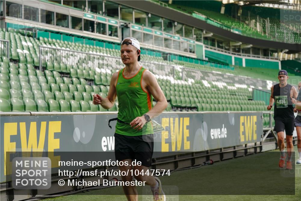 13.09.2026 - 21. swb-Marathon Bremen Michael Burmester http://msf.ph/oto/10447574 13.09.2026 12:47:07 Laufen im Stadion 195, 384, 538, 567, 604, 621, 697, 868, 1017, 1034, 1181, 1241, 1554, 1863, 2021, 2084, 2087, 2266, 2297, 2538, 2646, 2809, 2889, 2956, 3118, 3196, 3242, 3284, 3297, 3424, 3520, 3794, 4025, 4236, 4239, 4614, 4729, 4777, 4808, 4992, 5024, 5238, 5283, 5674, 5719, 5725, 5803, 5976, 6053, 6686, 6708, 6784, 6815, 7102, 7336, 7538, 7814, 7871, 8060, 8319, 8325, 8331, 8334, 8611, 8621, 8670, 8701, 8756, 8980, 8983, 9061, 9273, 9495, 9544, 9689, 9813, 9918, 13034, 439 meine-sportfotos.de