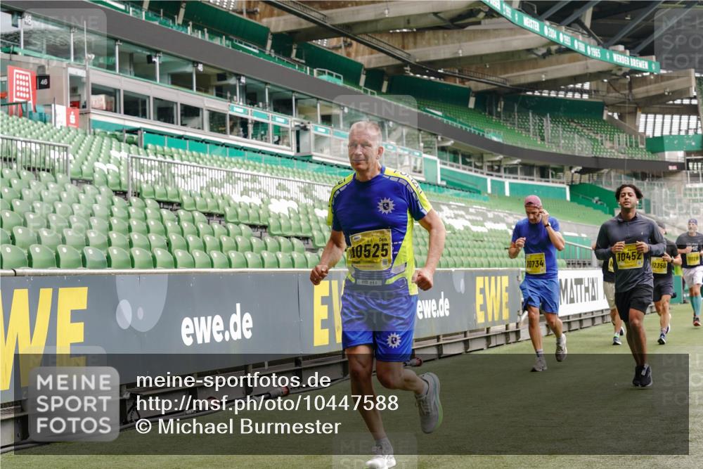 13.09.2026 - 21. swb-Marathon Bremen Michael Burmester http://msf.ph/oto/10447588 13.09.2026 10:29:57 Laufen im Stadion 10162, 10170, 10174, 10183, 10193, 10200, 10218, 10233, 10253, 10267, 10281, 10304, 10316, 10334, 10339, 10348, 10359, 10381, 10392, 10421, 10426, 10452, 10467, 10515, 10525, 10537, 10585, 10588, 10641, 10652, 10714, 10734, 10739, 10761, 10763, 10764, 10765, 10780, 10808, 10825, 10827, 10835, 10837, 10840, 10862, 10863, 10876, 10884, 10886, 10887, 10906, 10910, 10923, 10966, 10984, 10993, 11002, 11005, 11007, 11018, 11035, 11038, 11109 meine-sportfotos.de