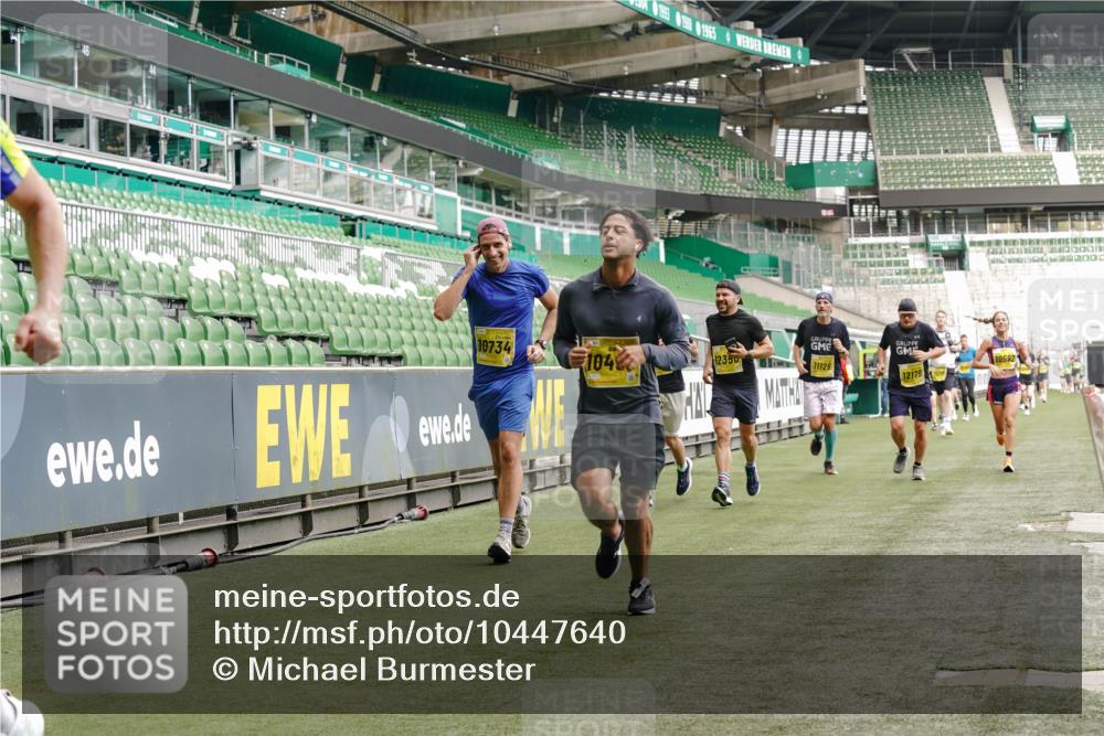 13.09.2026 - 21. swb-Marathon Bremen Michael Burmester http://msf.ph/oto/10447640 13.09.2026 10:29:58 Laufen im Stadion 10162, 10170, 10174, 10183, 10193, 10200, 10218, 10233, 10253, 10267, 10281, 10304, 10316, 10334, 10339, 10348, 10359, 10381, 10392, 10421, 10426, 10452, 10467, 10515, 10525, 10537, 10585, 10588, 10641, 10652, 10714, 10734, 10739, 10761, 10763, 10764, 10765, 10780, 10808, 10825, 10827, 10835, 10837, 10840, 10862, 10863, 10876, 10884, 10886, 10887, 10906, 10910, 10923, 10966, 10984, 11002, 11005, 11007, 11018, 11035, 11038, 11109 meine-sportfotos.de