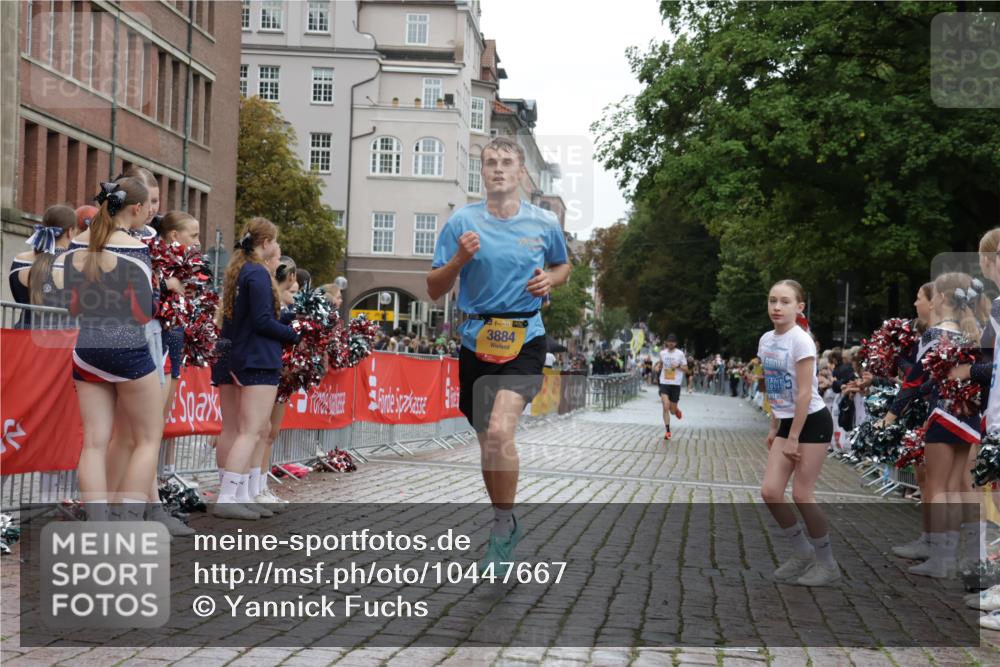 13.09.2026 - Kiel Lauf Yannick Fuchs http://msf.ph/oto/10447667 13.09.2026 12:19:20 Ziel 1856, 1868, 10209, 11240, 1492, 1510, 1661, 2960, 3884, 4280, 12648, 12707, 1553, 3637, 12772, 1510, 1661, 11272 meine-sportfotos.de