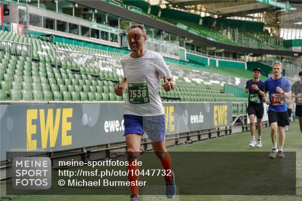 13.09.2026 - 21. swb-Marathon Bremen Michael Burmester http://msf.ph/oto/10447732 13.09.2026 12:47:11 Laufen im Stadion 195, 384, 538, 567, 604, 621, 697, 868, 1034, 1181, 1241, 1554, 1863, 2021, 2084, 2087, 2266, 2297, 2538, 2646, 2809, 2889, 2956, 3118, 3196, 3242, 3284, 3297, 3424, 3466, 3520, 3794, 4025, 4236, 4239, 4614, 4729, 4777, 4808, 4992, 5024, 5238, 5283, 5674, 5719, 5725, 5803, 5976, 6025, 6053, 6686, 6708, 6784, 6815, 7102, 7336, 7538, 7814, 7871, 8060, 8319, 8325, 8331, 8334, 8611, 8621, 8670, 8701, 8756, 8980, 8983, 9061, 9273, 9495, 9544, 9689, 9813, 9918, 13034, 439 meine-sportfotos.de