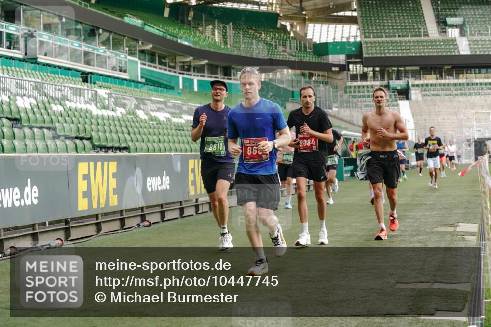 13.09.2026 - 21. swb-Marathon Bremen Michael Burmester http://msf.ph/oto/10447745 13.09.2026 12:47:12 Laufen im Stadion 195, 384, 538, 567, 604, 621, 697, 868, 1034, 1181, 1241, 1554, 1863, 2021, 2084, 2087, 2266, 2297, 2538, 2646, 2809, 2889, 2956, 3118, 3196, 3242, 3284, 3297, 3424, 3466, 3520, 3794, 4025, 4236, 4239, 4614, 4729, 4777, 4808, 4992, 5024, 5238, 5283, 5674, 5719, 5725, 5803, 5976, 6025, 6053, 6686, 6708, 6784, 6815, 7102, 7336, 7538, 7814, 7871, 8060, 8319, 8325, 8331, 8334, 8611, 8621, 8670, 8701, 8756, 8980, 8983, 9061, 9495, 9544, 9689, 9813, 9918, 13034, 439 meine-sportfotos.de
