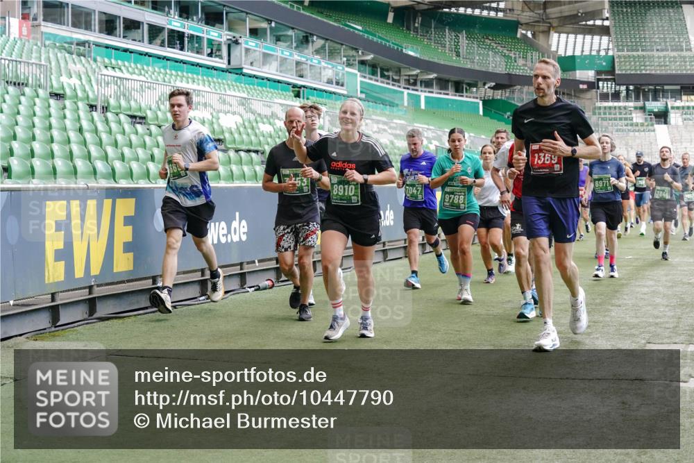 13.09.2026 - 21. swb-Marathon Bremen Michael Burmester http://msf.ph/oto/10447790 13.09.2026 13:08:38 Laufen im Stadion 132, 383, 489, 532, 549, 551, 563, 607, 625, 682, 800, 808, 809, 813, 834, 846, 884, 911, 1025, 1072, 1124, 1150, 1173, 1189, 1210, 1285, 1289, 1322, 1364, 1387, 1395, 1398, 1532, 1559, 1600, 1688, 1831, 1841, 1854, 1880, 1899, 1926, 2003, 2041, 2070, 2208, 2215, 2229, 2243, 2283, 2366, 2380, 2405, 2413, 2429, 2441, 2467, 2492, 2565, 2611, 2635, 2692, 2727, 2731, 2755, 2782, 2802, 2823, 2831, 2841, 2866, 2897, 2930, 2931, 2941, 2949, 3327, 3437 meine-sportfotos.de