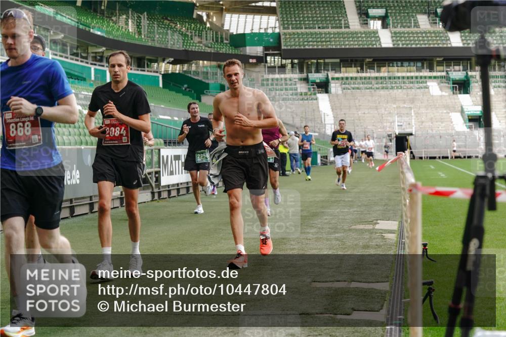 13.09.2026 - 21. swb-Marathon Bremen Michael Burmester http://msf.ph/oto/10447804 13.09.2026 12:47:14 Laufen im Stadion 195, 384, 538, 567, 604, 621, 697, 868, 1034, 1181, 1241, 1554, 2021, 2087, 2266, 2297, 2538, 2646, 2809, 2889, 2956, 3118, 3196, 3242, 3284, 3297, 3424, 3466, 3520, 3794, 4025, 4236, 4239, 4614, 4729, 4777, 4808, 4992, 5024, 5238, 5283, 5674, 5719, 5725, 5803, 5976, 6025, 6053, 6686, 6708, 6784, 6815, 7102, 7336, 7538, 7814, 7871, 8060, 8319, 8325, 8331, 8334, 8611, 8621, 8670, 8701, 8756, 8980, 8983, 9061, 9495, 9544, 9689, 9813, 9918, 13034, 439 meine-sportfotos.de