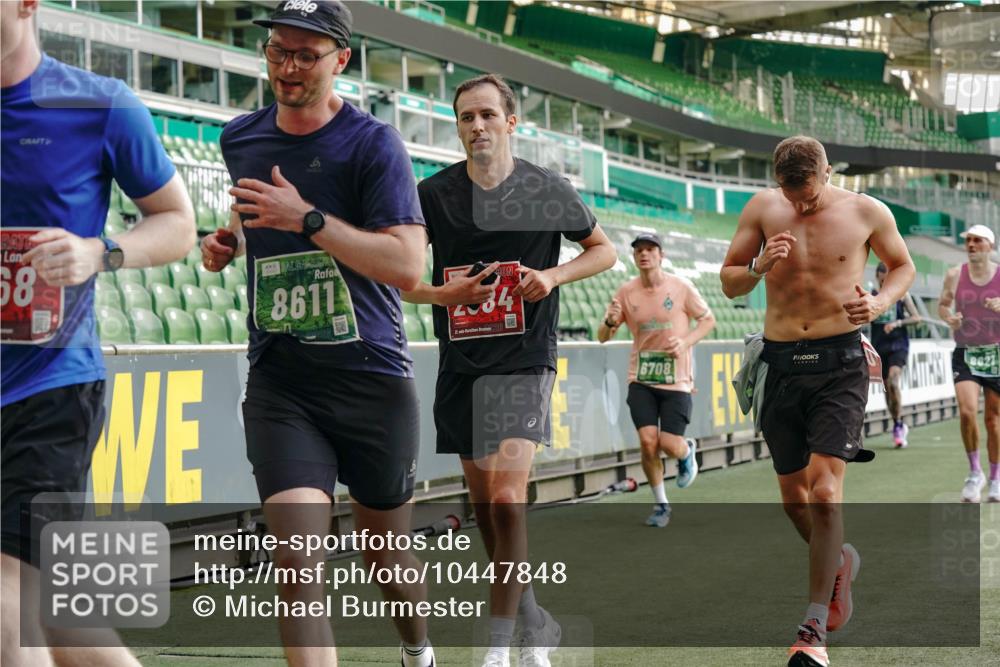 13.09.2026 - 21. swb-Marathon Bremen Michael Burmester http://msf.ph/oto/10447848 13.09.2026 12:47:15 Laufen im Stadion 195, 384, 538, 567, 604, 621, 697, 868, 1034, 1181, 1241, 1554, 2021, 2087, 2266, 2297, 2538, 2646, 2809, 2889, 2956, 3118, 3196, 3242, 3284, 3297, 3424, 3466, 3520, 3794, 4025, 4236, 4239, 4614, 4729, 4777, 4808, 4992, 5024, 5238, 5283, 5674, 5719, 5725, 5803, 5976, 6025, 6053, 6686, 6708, 6784, 6815, 7102, 7538, 7814, 7871, 8060, 8319, 8325, 8331, 8334, 8611, 8621, 8670, 8701, 8756, 8980, 8983, 9061, 9495, 9544, 9689, 9813, 9918, 13034, 439 meine-sportfotos.de