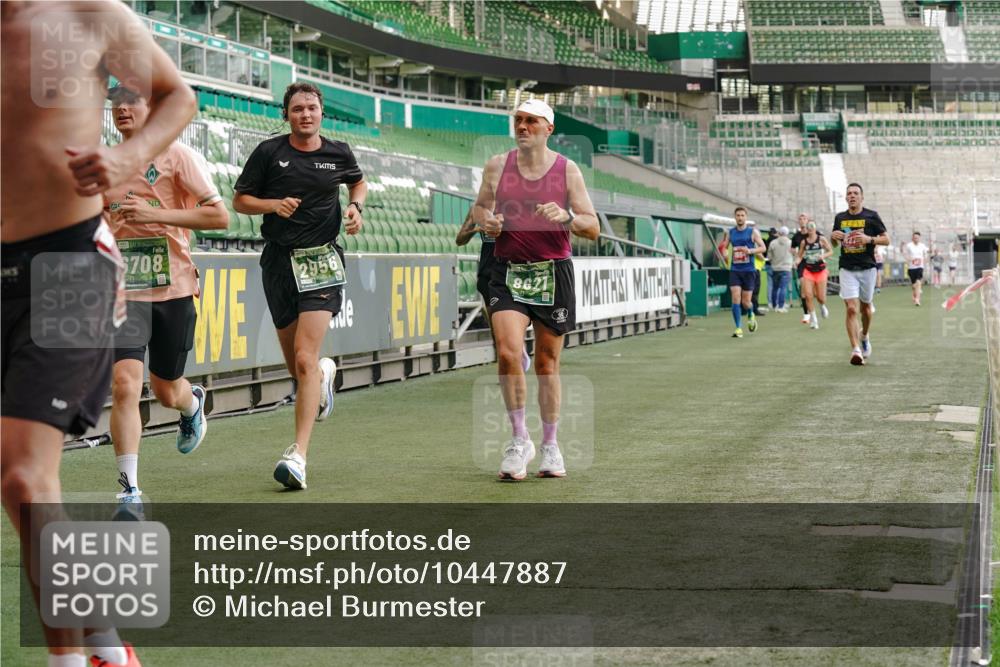 13.09.2026 - 21. swb-Marathon Bremen Michael Burmester http://msf.ph/oto/10447887 13.09.2026 12:47:16 Laufen im Stadion 195, 384, 538, 567, 604, 621, 697, 868, 1034, 1181, 1241, 1554, 2021, 2087, 2266, 2297, 2538, 2646, 2809, 2889, 2956, 3118, 3196, 3242, 3284, 3297, 3424, 3466, 3520, 3794, 4025, 4236, 4239, 4614, 4729, 4777, 4808, 4992, 5024, 5238, 5283, 5674, 5719, 5725, 5803, 5976, 6025, 6053, 6686, 6708, 6784, 6815, 7102, 7538, 7814, 7871, 8060, 8319, 8325, 8331, 8334, 8611, 8621, 8670, 8701, 8980, 8983, 9061, 9495, 9544, 9689, 9813, 9918, 13034 meine-sportfotos.de