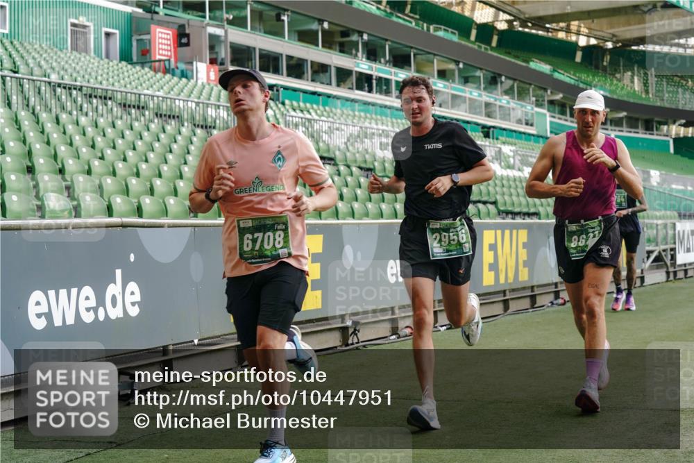 13.09.2026 - 21. swb-Marathon Bremen Michael Burmester http://msf.ph/oto/10447951 13.09.2026 12:47:17 Laufen im Stadion 195, 384, 538, 567, 604, 621, 697, 868, 1034, 1181, 1241, 1554, 2021, 2087, 2266, 2297, 2538, 2646, 2809, 2889, 2956, 3118, 3196, 3242, 3284, 3297, 3424, 3466, 3520, 3794, 4025, 4236, 4239, 4614, 4729, 4777, 4808, 4992, 5024, 5238, 5283, 5674, 5719, 5725, 5803, 5976, 6025, 6053, 6686, 6708, 6784, 6815, 7102, 7538, 7814, 7871, 8060, 8319, 8325, 8331, 8334, 8611, 8621, 8670, 8701, 8980, 8983, 9061, 9495, 9544, 9689, 9813, 9918, 13034 meine-sportfotos.de