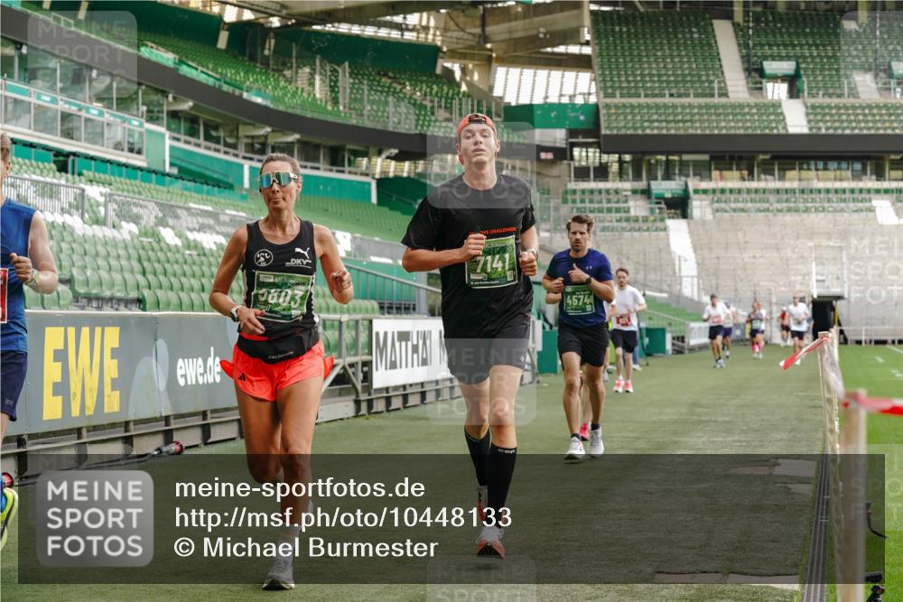 13.09.2026 - 21. swb-Marathon Bremen Michael Burmester http://msf.ph/oto/10448133 13.09.2026 12:47:25 Laufen im Stadion 384, 538, 567, 604, 621, 697, 868, 889, 1034, 1181, 1554, 2021, 2087, 2266, 2297, 2538, 2646, 2809, 2889, 2956, 3118, 3196, 3242, 3284, 3297, 3424, 3466, 3520, 3794, 3910, 4025, 4236, 4239, 4614, 4712, 4729, 4777, 4808, 4992, 5024, 5238, 5283, 5674, 5725, 5803, 5976, 6025, 6053, 6058, 6686, 6708, 6784, 6815, 7102, 7399, 7538, 7803, 7814, 7871, 8060, 8331, 8334, 8611, 8621, 8670, 8701, 8706, 8980, 8981, 8983, 9010, 9061, 9495, 9544, 9689, 9813, 9918, 13034 meine-sportfotos.de