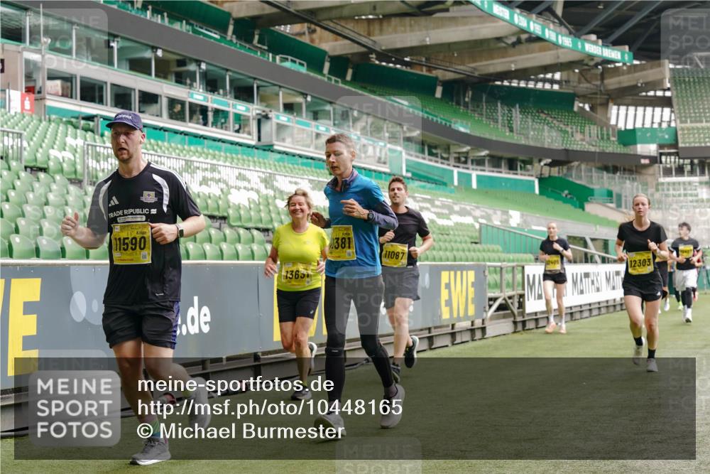 13.09.2026 - 21. swb-Marathon Bremen Michael Burmester http://msf.ph/oto/10448165 13.09.2026 10:30:11 Laufen im Stadion 10162, 10170, 10174, 10183, 10193, 10200, 10218, 10227, 10233, 10253, 10281, 10304, 10334, 10339, 10348, 10359, 10381, 10392, 10426, 10448, 10452, 10467, 10515, 10525, 10537, 10585, 10588, 10641, 10652, 10714, 10734, 10757, 10761, 10763, 10764, 10765, 10780, 10808, 10821, 10822, 10825, 10827, 10837, 10838, 10840, 10862, 10863, 10876, 10884, 10886, 10887, 10906, 10910, 10923, 10966, 10984, 11002, 11007, 11018, 11038, 11109 meine-sportfotos.de