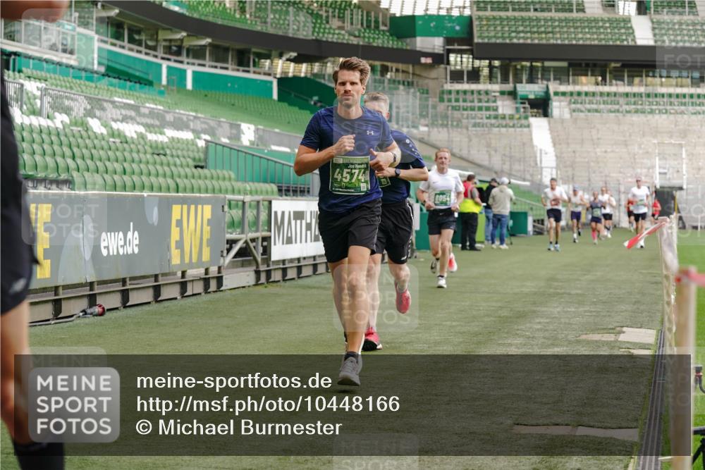 13.09.2026 - 21. swb-Marathon Bremen Michael Burmester http://msf.ph/oto/10448166 13.09.2026 12:47:27 Laufen im Stadion 384, 538, 567, 604, 621, 697, 868, 889, 1034, 1181, 1554, 1872, 2021, 2087, 2266, 2538, 2646, 2809, 2956, 3118, 3196, 3242, 3284, 3297, 3424, 3466, 3520, 3794, 3910, 4025, 4236, 4239, 4614, 4712, 4729, 4777, 4808, 4992, 5024, 5238, 5283, 5674, 5725, 5803, 5976, 6025, 6053, 6058, 6686, 6708, 6784, 6815, 7102, 7399, 7538, 7803, 7814, 7871, 8060, 8334, 8611, 8621, 8670, 8701, 8706, 8980, 8981, 8983, 9010, 9061, 9495, 9544, 9689, 9813, 9918, 13034 meine-sportfotos.de