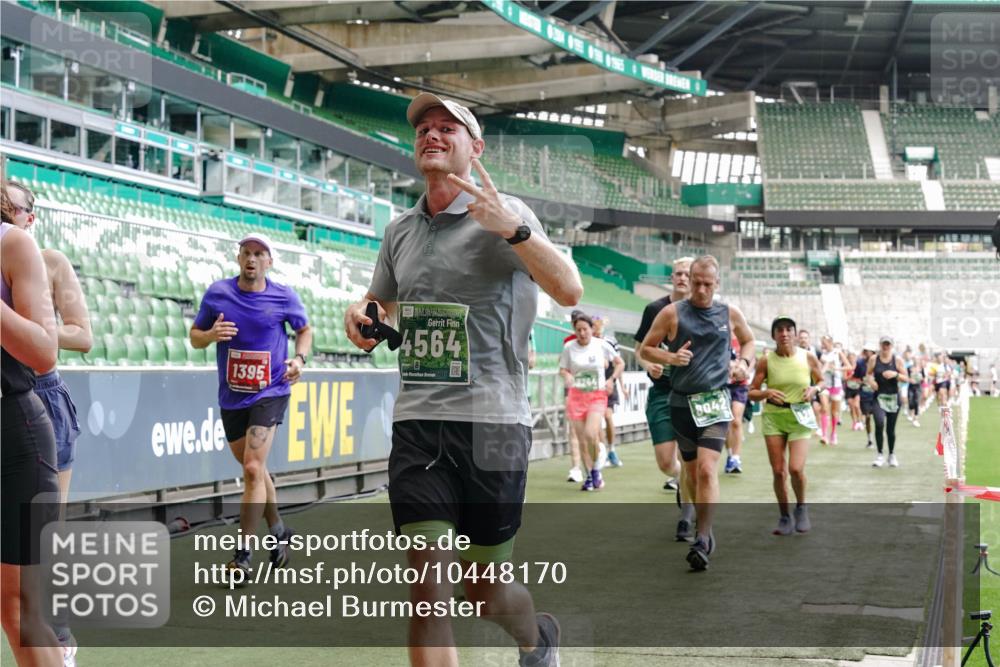 13.09.2026 - 21. swb-Marathon Bremen Michael Burmester http://msf.ph/oto/10448170 13.09.2026 13:08:45 Laufen im Stadion 383, 391, 489, 532, 549, 551, 563, 607, 625, 682, 800, 808, 809, 813, 846, 884, 898, 911, 1025, 1072, 1124, 1150, 1173, 1189, 1210, 1285, 1289, 1322, 1364, 1387, 1395, 1398, 1532, 1559, 1600, 1688, 1831, 1841, 1854, 1880, 1899, 2003, 2041, 2208, 2215, 2229, 2243, 2283, 2366, 2380, 2405, 2413, 2429, 2441, 2467, 2471, 2492, 2565, 2611, 2635, 2692, 2727, 2755, 2782, 2802, 2823, 2831, 2841, 2866, 2897, 2930, 2931, 2941, 2949, 3316, 3327, 3437, 3707 meine-sportfotos.de