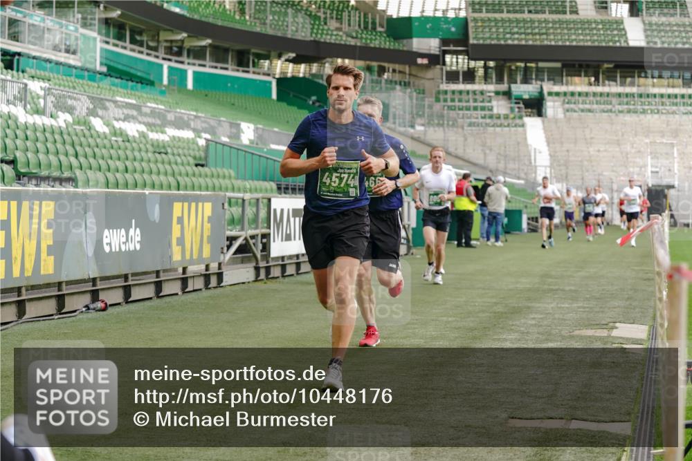 13.09.2026 - 21. swb-Marathon Bremen Michael Burmester http://msf.ph/oto/10448176 13.09.2026 12:47:27 Laufen im Stadion 384, 538, 567, 604, 621, 697, 868, 889, 1034, 1181, 1554, 1872, 2021, 2087, 2266, 2538, 2646, 2809, 2956, 3118, 3196, 3242, 3284, 3297, 3424, 3466, 3520, 3794, 3910, 4025, 4236, 4239, 4614, 4712, 4729, 4777, 4808, 4992, 5024, 5238, 5283, 5674, 5725, 5803, 5976, 6025, 6053, 6058, 6686, 6708, 6784, 6815, 7102, 7399, 7538, 7803, 7814, 7871, 8060, 8334, 8611, 8621, 8670, 8701, 8706, 8980, 8981, 8983, 9010, 9061, 9495, 9544, 9689, 9813, 9918, 13034 meine-sportfotos.de