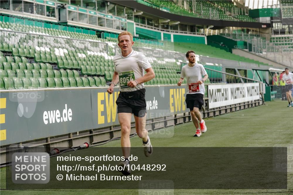 13.09.2026 - 21. swb-Marathon Bremen Michael Burmester http://msf.ph/oto/10448292 13.09.2026 12:47:31 Laufen im Stadion 382, 384, 538, 567, 604, 621, 697, 868, 889, 1034, 1181, 1554, 1872, 1925, 2021, 2087, 2266, 2538, 2646, 2809, 2956, 3118, 3196, 3242, 3284, 3297, 3424, 3466, 3520, 3794, 3910, 4025, 4236, 4239, 4614, 4712, 4729, 4777, 4808, 4992, 5024, 5238, 5283, 5674, 5725, 5803, 5976, 6025, 6053, 6058, 6686, 6708, 6784, 6815, 7102, 7399, 7538, 7803, 7814, 7871, 8060, 8334, 8611, 8621, 8670, 8701, 8706, 8980, 8981, 8983, 9010, 9061, 9544, 9689, 9813, 9918, 13034 meine-sportfotos.de