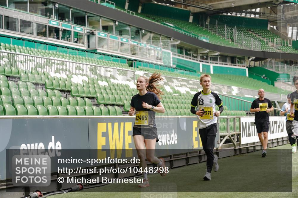 13.09.2026 - 21. swb-Marathon Bremen Michael Burmester http://msf.ph/oto/10448298 13.09.2026 10:30:15 Laufen im Stadion 10162, 10170, 10174, 10183, 10193, 10200, 10218, 10227, 10233, 10253, 10281, 10304, 10334, 10339, 10348, 10359, 10381, 10392, 10426, 10448, 10452, 10467, 10515, 10525, 10537, 10585, 10588, 10641, 10652, 10714, 10734, 10757, 10761, 10763, 10764, 10765, 10780, 10808, 10821, 10822, 10825, 10827, 10837, 10838, 10840, 10862, 10863, 10876, 10884, 10886, 10887, 10906, 10966, 10984, 11002, 11007, 11018, 11038, 11109, 11350, 11379 meine-sportfotos.de