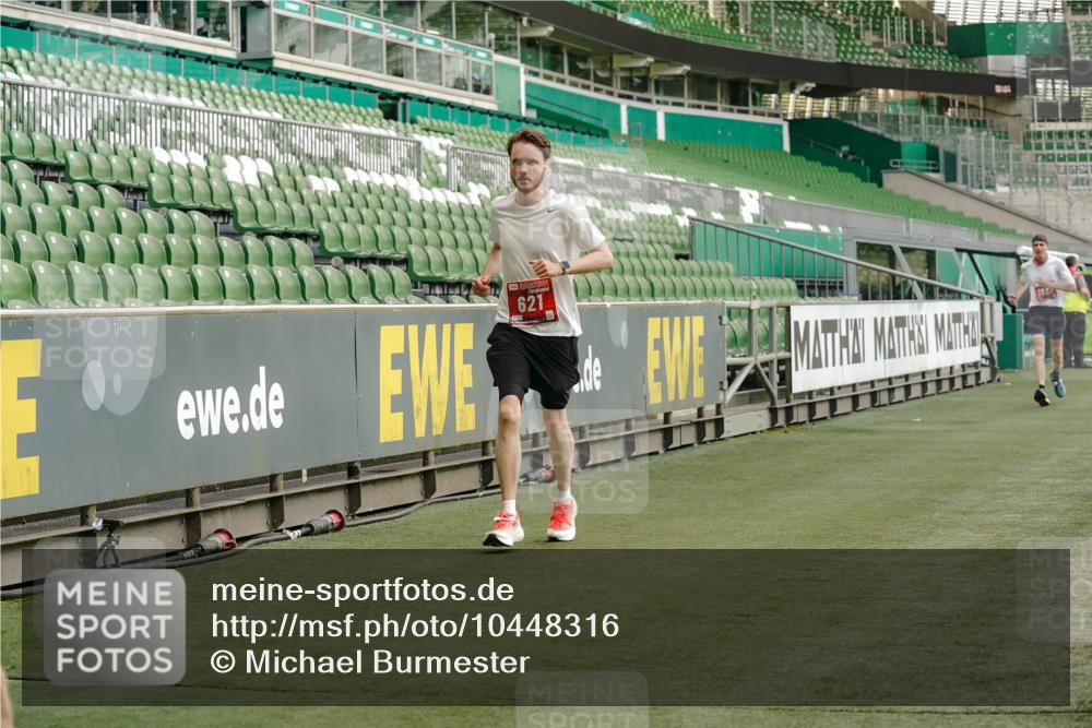 13.09.2026 - 21. swb-Marathon Bremen Michael Burmester http://msf.ph/oto/10448316 13.09.2026 12:47:33 Laufen im Stadion 382, 384, 538, 567, 604, 621, 697, 868, 889, 1034, 1554, 1872, 1925, 2021, 2087, 2266, 2538, 2646, 2809, 2956, 3118, 3196, 3242, 3284, 3297, 3424, 3466, 3520, 3794, 3910, 4025, 4236, 4239, 4614, 4712, 4729, 4777, 4808, 4992, 5024, 5238, 5283, 5674, 5725, 5803, 5976, 6025, 6053, 6058, 6686, 6708, 6784, 6815, 7102, 7399, 7538, 7803, 7814, 7871, 8060, 8334, 8611, 8621, 8670, 8701, 8706, 8980, 8981, 8983, 9010, 9061, 9544, 9689, 9813, 9918, 13034 meine-sportfotos.de