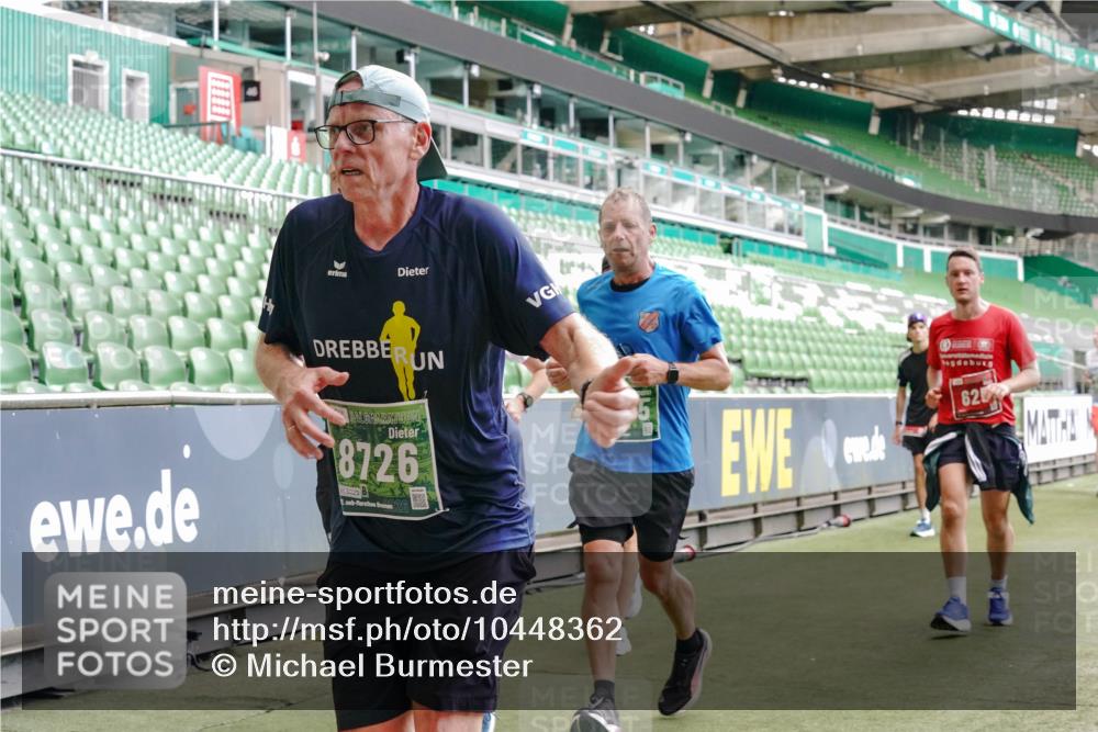 13.09.2026 - 21. swb-Marathon Bremen Michael Burmester http://msf.ph/oto/10448362 13.09.2026 13:08:49 Laufen im Stadion 383, 391, 489, 532, 549, 551, 563, 625, 682, 800, 808, 809, 813, 884, 898, 911, 1025, 1072, 1124, 1150, 1173, 1210, 1285, 1289, 1322, 1364, 1395, 1398, 1532, 1559, 1688, 1831, 1854, 1880, 1899, 2003, 2041, 2208, 2215, 2229, 2243, 2283, 2366, 2380, 2405, 2413, 2429, 2441, 2467, 2471, 2492, 2525, 2565, 2611, 2635, 2692, 2727, 2755, 2782, 2802, 2823, 2831, 2841, 2866, 2897, 2930, 2931, 2941, 2949, 3032, 3316, 3327, 3333, 3398, 3437, 3707, 109 meine-sportfotos.de