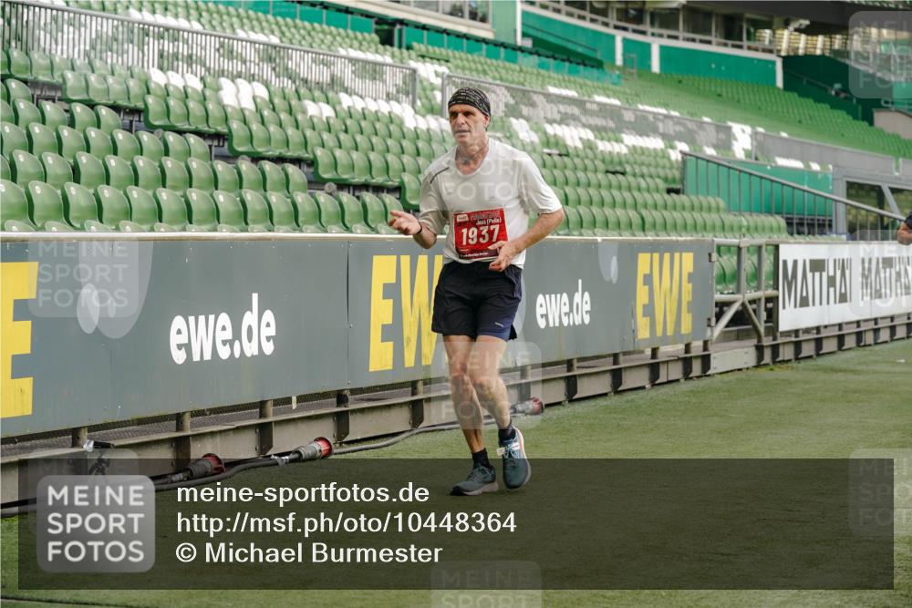 13.09.2026 - 21. swb-Marathon Bremen Michael Burmester http://msf.ph/oto/10448364 13.09.2026 12:47:38 Laufen im Stadion 382, 384, 538, 567, 604, 621, 868, 889, 1554, 1872, 1925, 2021, 2087, 2266, 2538, 2646, 2809, 2844, 2956, 3110, 3118, 3127, 3196, 3242, 3284, 3297, 3424, 3466, 3520, 3794, 3910, 4025, 4236, 4239, 4614, 4712, 4729, 4777, 4808, 4992, 5024, 5238, 5283, 5674, 5725, 5803, 5976, 6025, 6053, 6058, 6686, 6708, 6784, 6815, 7102, 7399, 7538, 7803, 7814, 7871, 8060, 8334, 8611, 8621, 8701, 8706, 8877, 8973, 8980, 8981, 8983, 9010, 9061, 9429, 9544, 9689, 9813, 9918, 13034 meine-sportfotos.de