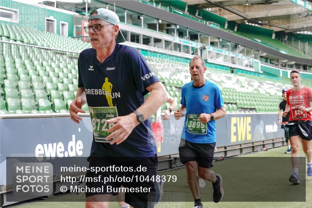 13.09.2026 - 21. swb-Marathon Bremen Michael Burmester http://msf.ph/oto/10448379 13.09.2026 13:08:49 Laufen im Stadion 383, 391, 489, 532, 549, 551, 563, 625, 682, 800, 808, 809, 813, 884, 898, 911, 1025, 1072, 1124, 1150, 1173, 1210, 1285, 1289, 1322, 1364, 1395, 1398, 1532, 1559, 1688, 1831, 1854, 1880, 1899, 2003, 2041, 2208, 2215, 2229, 2243, 2283, 2366, 2380, 2405, 2413, 2429, 2441, 2467, 2471, 2492, 2525, 2565, 2611, 2635, 2692, 2727, 2755, 2782, 2802, 2823, 2831, 2841, 2866, 2897, 2930, 2931, 2941, 2949, 3032, 3316, 3327, 3333, 3398, 3437, 3707, 109 meine-sportfotos.de