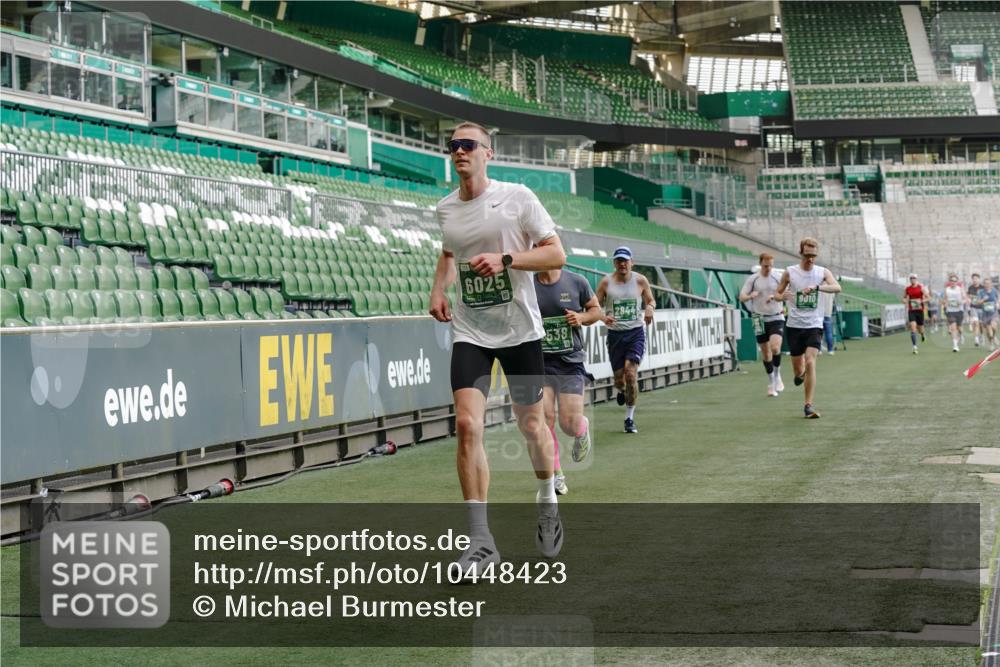 13.09.2026 - 21. swb-Marathon Bremen Michael Burmester http://msf.ph/oto/10448423 13.09.2026 12:47:41 Laufen im Stadion 382, 384, 538, 604, 621, 868, 889, 1554, 1872, 1925, 2021, 2087, 2266, 2538, 2605, 2646, 2809, 2844, 2956, 3110, 3118, 3127, 3196, 3242, 3284, 3297, 3424, 3466, 3520, 3794, 3910, 4025, 4236, 4239, 4614, 4712, 4729, 4777, 4808, 4992, 5024, 5238, 5283, 5674, 5725, 5803, 5976, 6025, 6053, 6058, 6686, 6708, 6784, 6815, 6951, 7102, 7399, 7538, 7803, 7814, 7871, 8060, 8334, 8611, 8621, 8706, 8877, 8973, 8980, 8981, 8983, 9010, 9061, 9429, 9544, 9689, 9813, 9918, 13034 meine-sportfotos.de