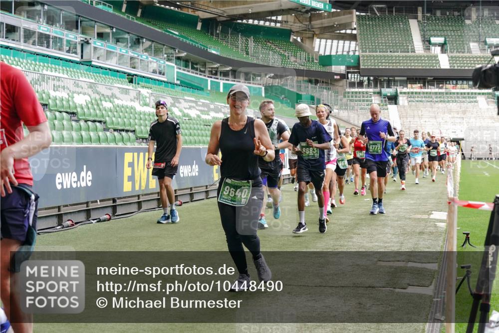 13.09.2026 - 21. swb-Marathon Bremen Michael Burmester http://msf.ph/oto/10448490 13.09.2026 13:08:51 Laufen im Stadion 383, 391, 489, 532, 549, 551, 563, 625, 682, 800, 808, 809, 813, 884, 898, 911, 1025, 1072, 1124, 1150, 1173, 1210, 1285, 1289, 1322, 1364, 1395, 1398, 1532, 1559, 1688, 1831, 1854, 1880, 1899, 2003, 2041, 2208, 2215, 2229, 2243, 2283, 2366, 2380, 2405, 2413, 2429, 2441, 2467, 2471, 2492, 2525, 2565, 2611, 2635, 2692, 2727, 2782, 2802, 2823, 2831, 2841, 2866, 2897, 2930, 2931, 2941, 2949, 3032, 3316, 3327, 3333, 3398, 3437, 3707, 109 meine-sportfotos.de