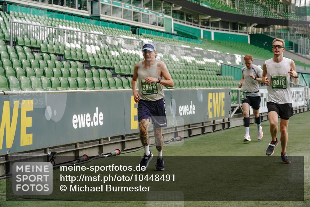 13.09.2026 - 21. swb-Marathon Bremen Michael Burmester http://msf.ph/oto/10448491 13.09.2026 12:47:44 Laufen im Stadion 382, 384, 538, 604, 621, 868, 889, 1554, 1872, 1925, 2021, 2087, 2266, 2538, 2605, 2646, 2809, 2844, 2956, 3110, 3118, 3127, 3196, 3242, 3284, 3297, 3424, 3466, 3520, 3794, 3910, 4025, 4236, 4239, 4614, 4712, 4729, 4777, 4808, 4992, 5024, 5238, 5283, 5674, 5725, 5803, 5976, 6025, 6053, 6058, 6686, 6708, 6784, 6815, 6951, 7102, 7399, 7538, 7803, 7814, 7871, 8060, 8334, 8611, 8621, 8706, 8877, 8973, 8980, 8981, 8983, 9010, 9061, 9429, 9544, 9689, 9813, 9918, 13034 meine-sportfotos.de