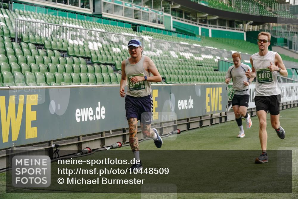 13.09.2026 - 21. swb-Marathon Bremen Michael Burmester http://msf.ph/oto/10448509 13.09.2026 12:47:44 Laufen im Stadion 382, 384, 538, 604, 621, 868, 889, 1554, 1872, 1925, 2021, 2087, 2266, 2538, 2605, 2646, 2809, 2844, 2956, 3110, 3118, 3127, 3196, 3242, 3284, 3297, 3424, 3466, 3520, 3794, 3910, 4025, 4236, 4239, 4614, 4712, 4729, 4777, 4808, 4992, 5024, 5238, 5283, 5674, 5725, 5803, 5976, 6025, 6053, 6058, 6686, 6708, 6784, 6815, 6951, 7102, 7399, 7538, 7803, 7814, 7871, 8060, 8334, 8611, 8621, 8706, 8877, 8973, 8980, 8981, 8983, 9010, 9061, 9429, 9544, 9689, 9813, 9918, 13034 meine-sportfotos.de